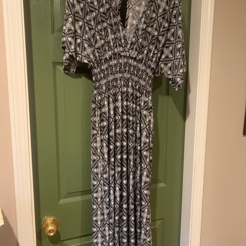 Black and White A-line Maxi Dress with Dolman Sleeves